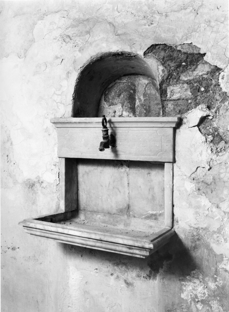 lavabo da sacrestia - bottega molisana (seconda metà sec. XIX)