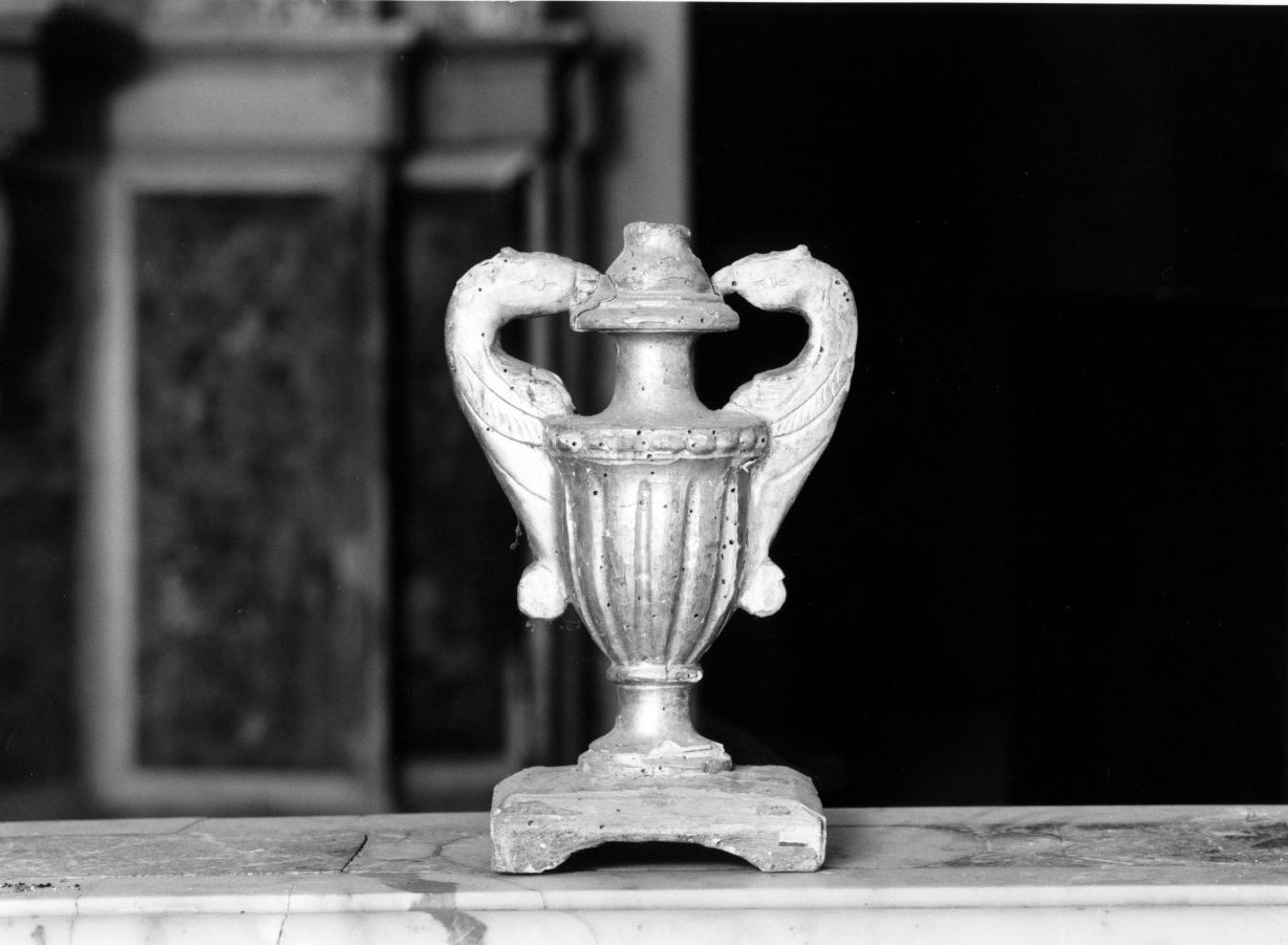vaso d'altare per composizione floreale - bottega molisana (sec. XVIII)