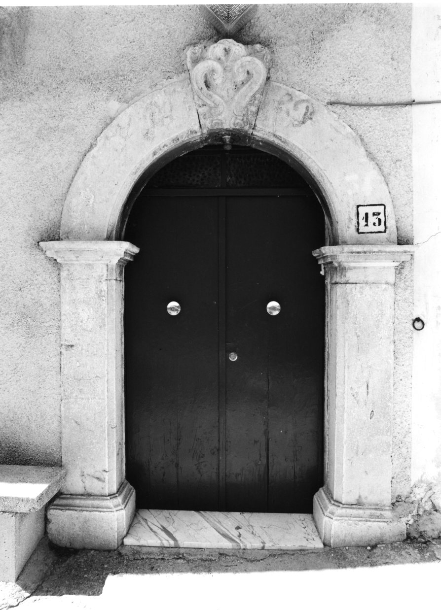 portale - bottega molisana (sec. XIX)