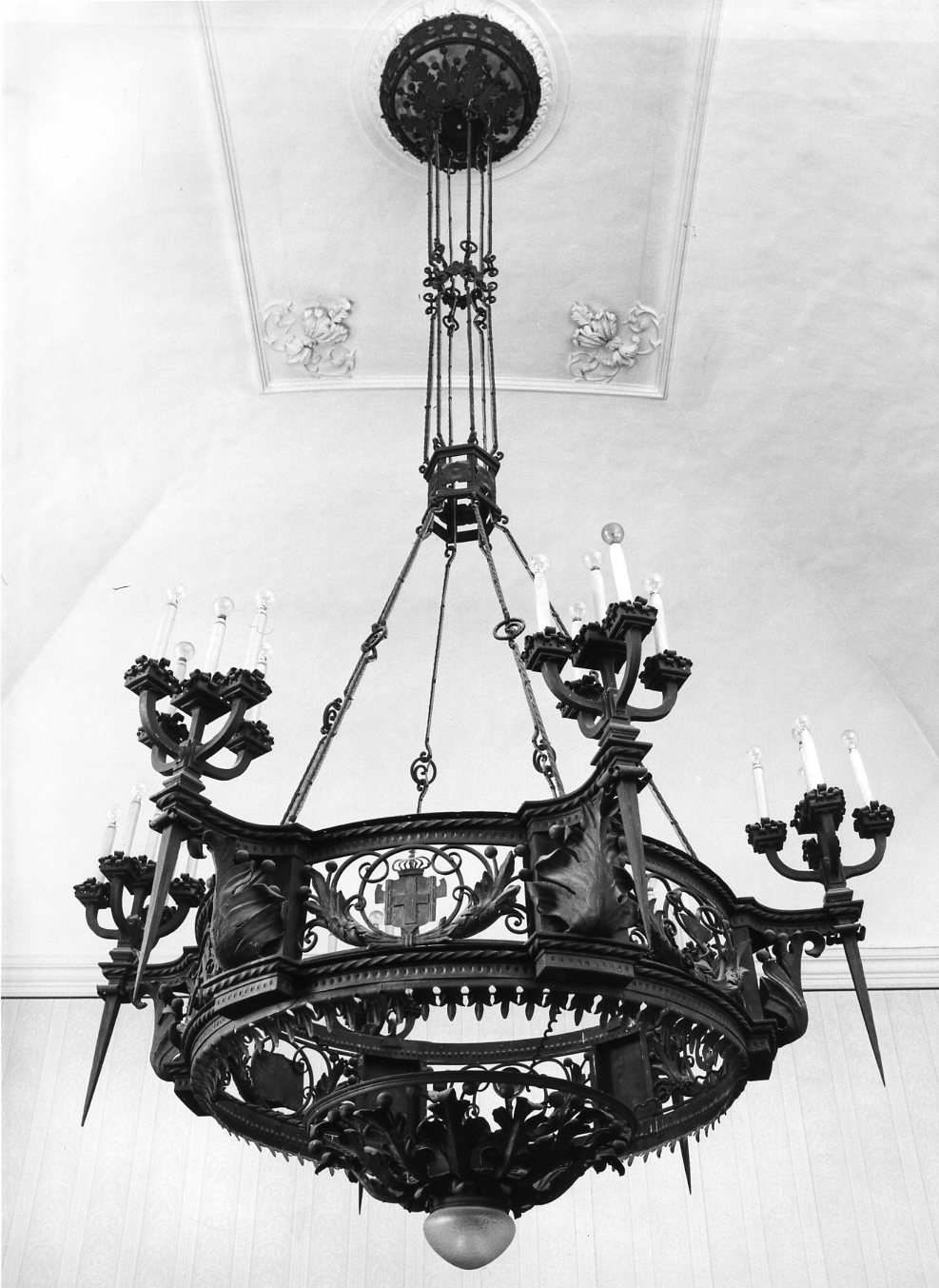 lampadario, opera isolata - bottega molisana (prima metà sec. XX)