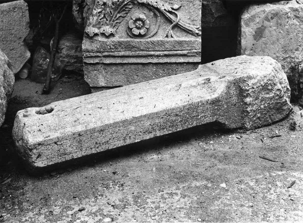 croce viaria, frammento - bottega Italia meridionale (secc. XIV/ XVI)