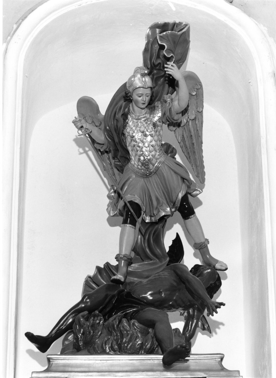 San Michele Arcangelo (statua) di Di Capita Pasquale (attribuito) (sec. XIX)