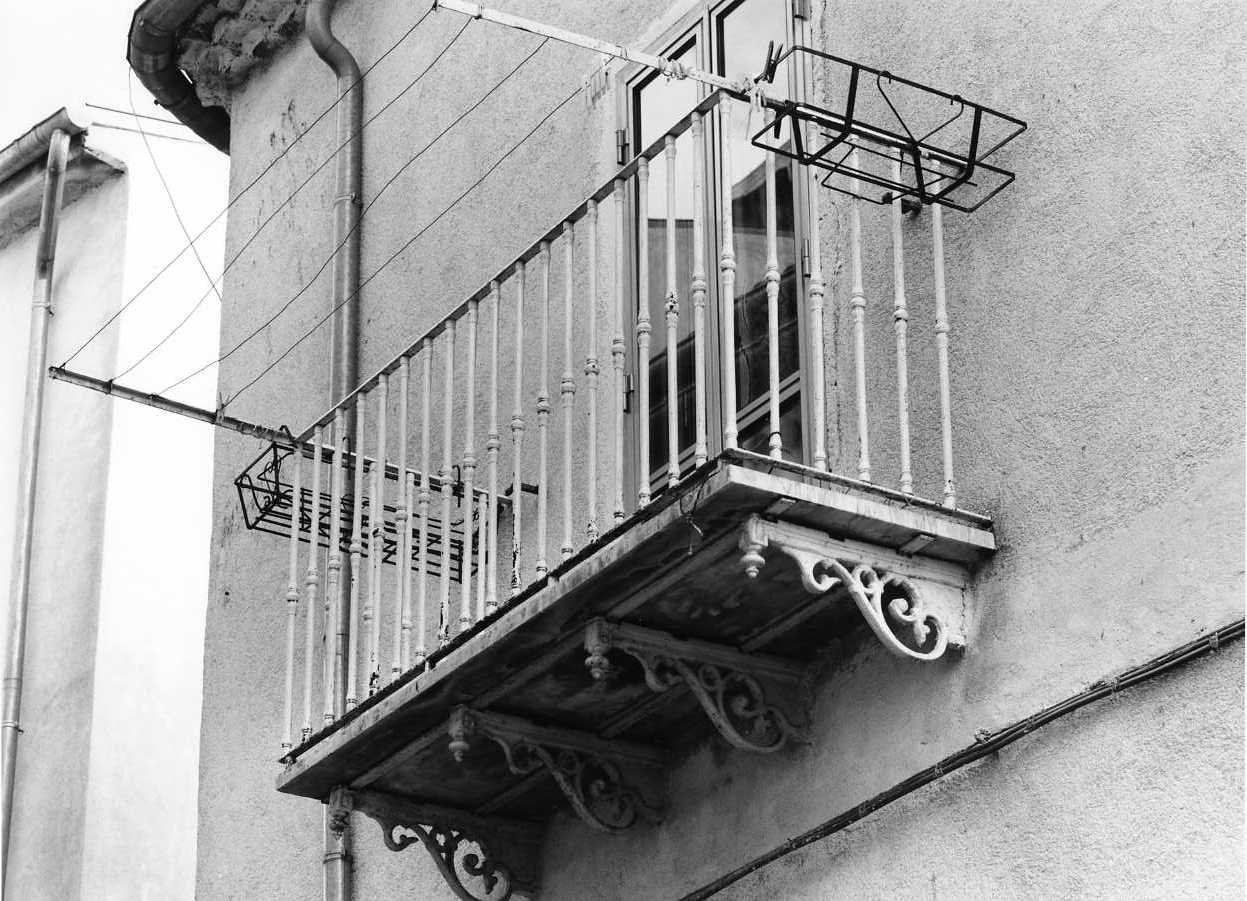 ringhiera di balcone - bottega Italia meridionale (ultimo quarto sec. XIX)