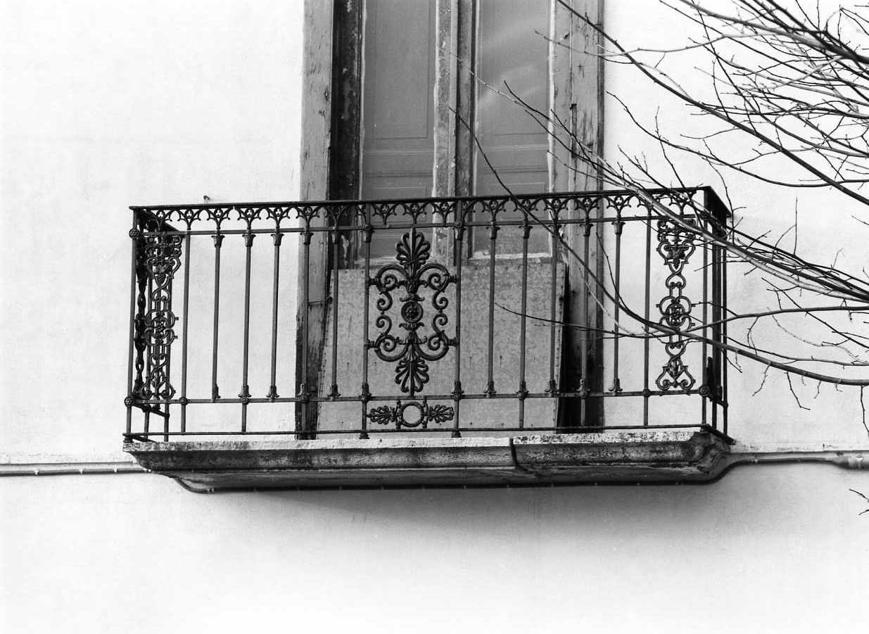 ringhiera di balcone, serie - bottega Italia meridionale (sec. XIX)