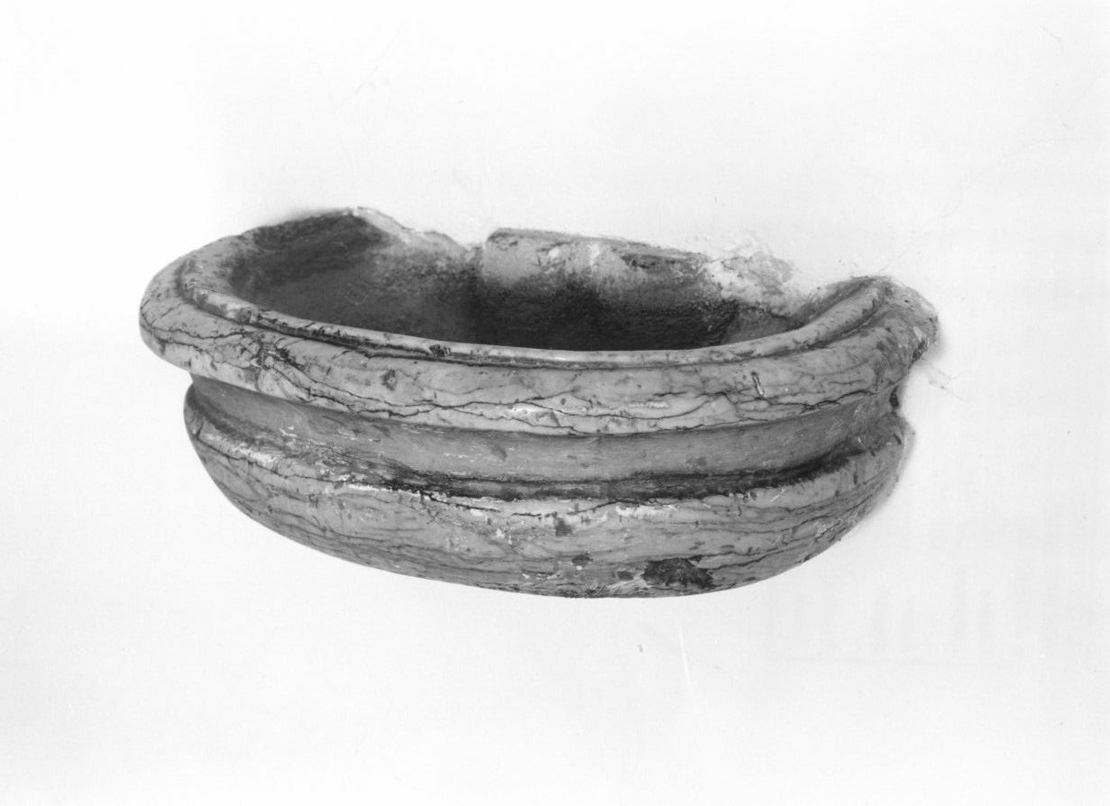 acquasantiera da parete - bottega molisana (sec. XVII)