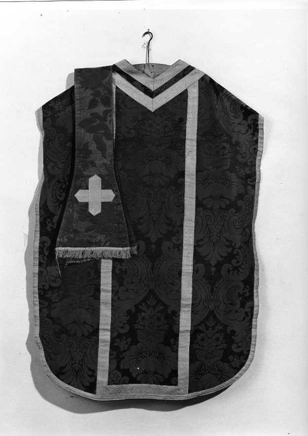 paramento liturgico, insieme di Ditta Tanfani & Bertarelli (prima metà sec. XX)