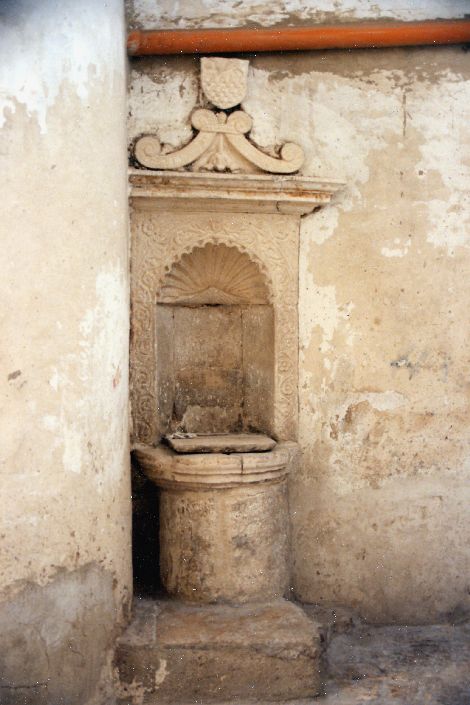 pozzo - produzione pugliese (sec. XVII)