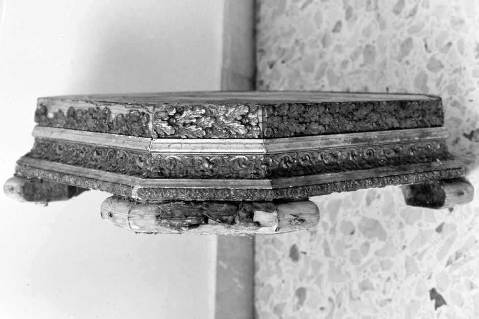 piedistallo di statua - ambito salentino (fine/inizio secc. XIX/ XX)