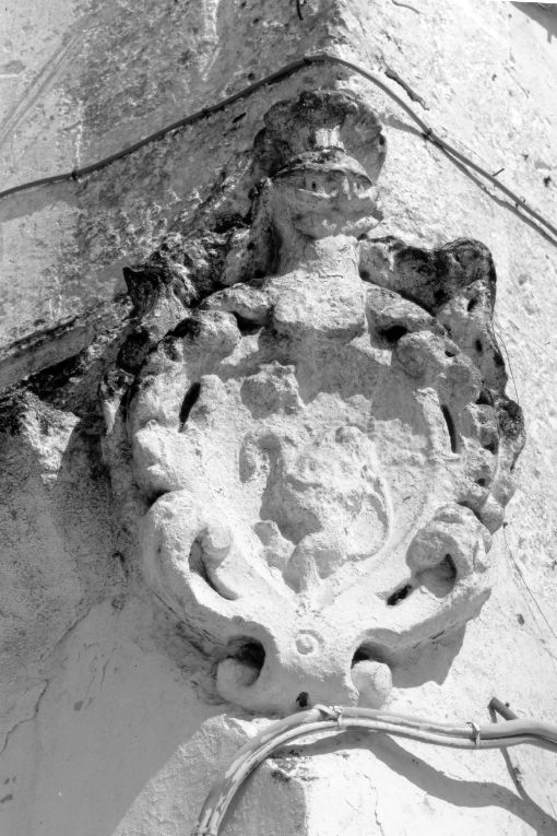 stemma gentilizio (rilievo) - ambito salentino (sec. XVII)