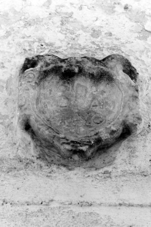 stemma gentilizio (rilievo) - ambito salentino (sec. XVIII)