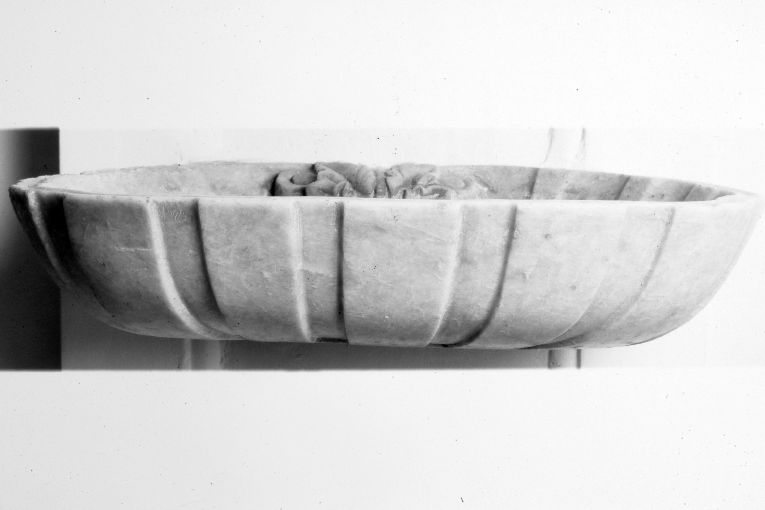 acquasantiera, coppia - ambito salentino (sec. XVIII)