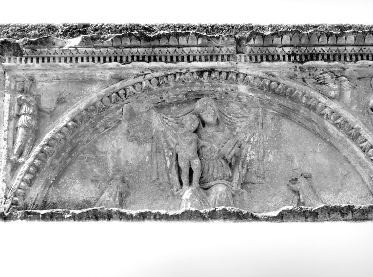 Madonna con Bambino e angeli (rilievo) di Bellotto Francesco M (metà sec. XVI)