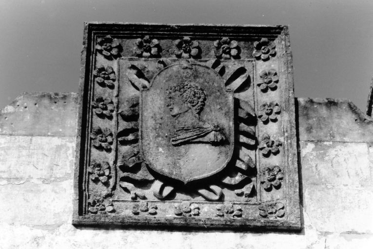 stemma gentilizio (rilievo) - ambito salentino (sec. XVI)