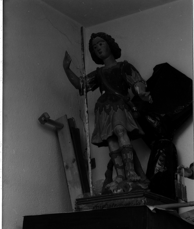 San michele arcangelo (statua)