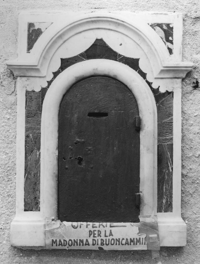 Armadietto per oli santi