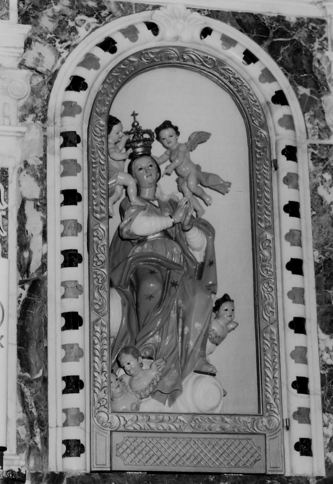 Madonna con angeli (statua)
