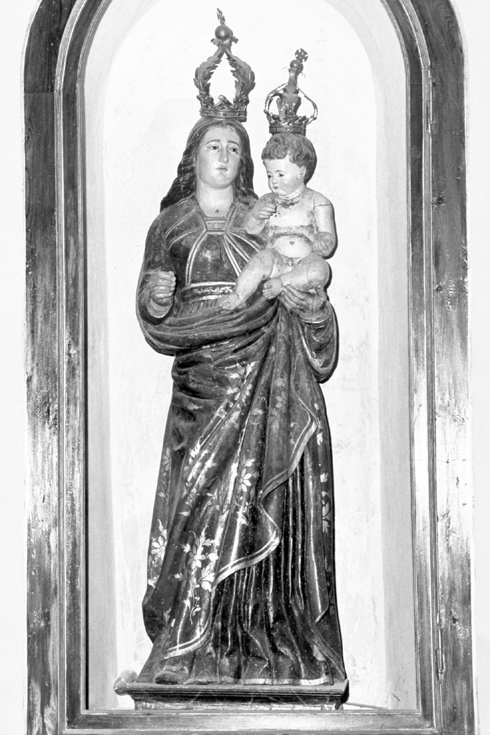 Madonna di bonaria (statua)