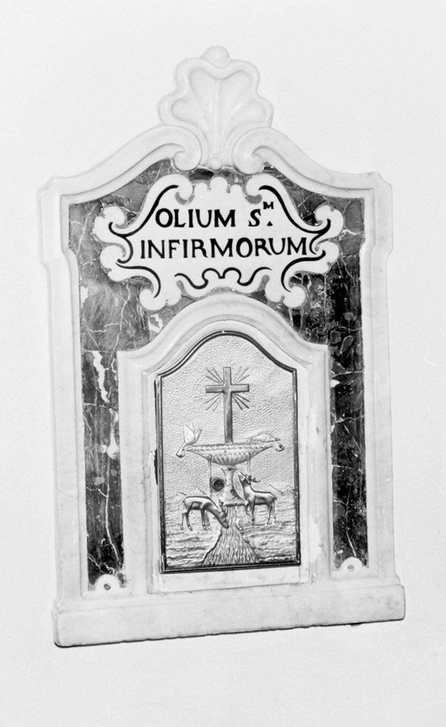 Armadietto per oli santi