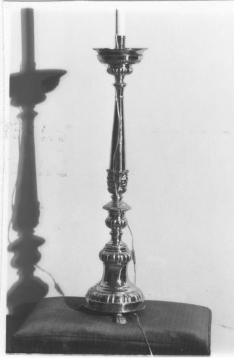 Candeliere d'altare, serie