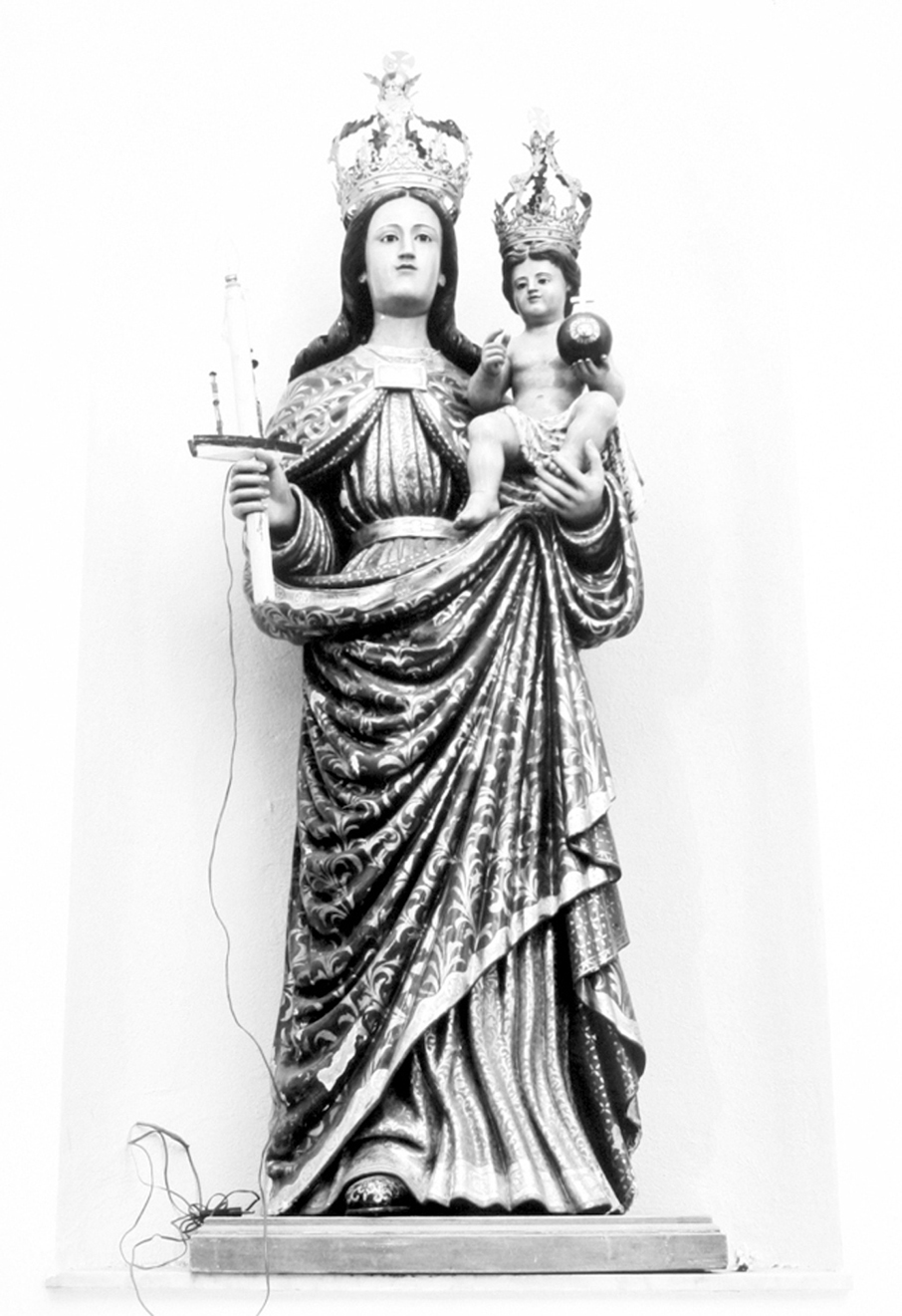 Madonna di bonaria, madonna con bambino (statua)