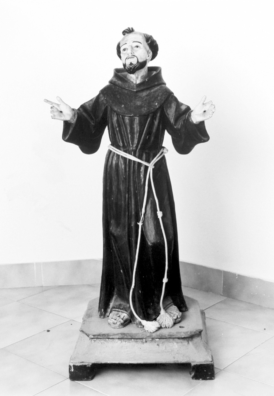 San francesco d'assisi (statua)