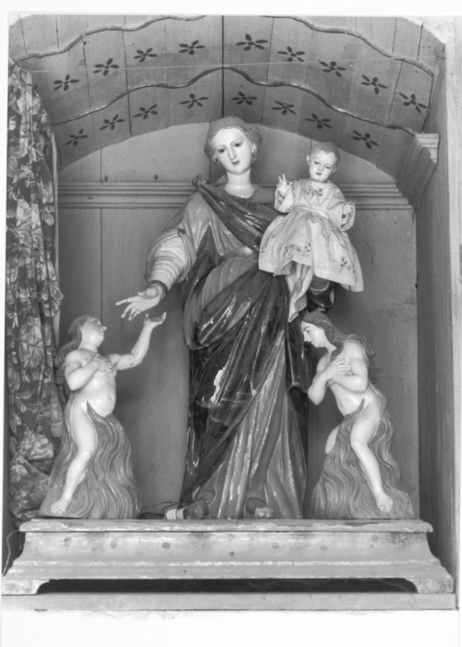 Madonna con bambino (statua)