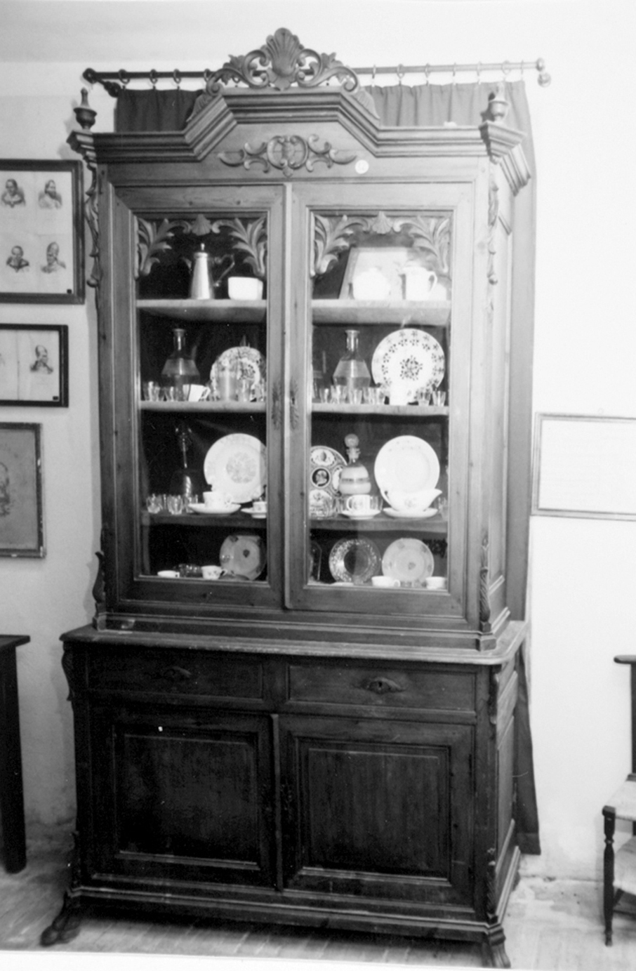 Credenza con alzata