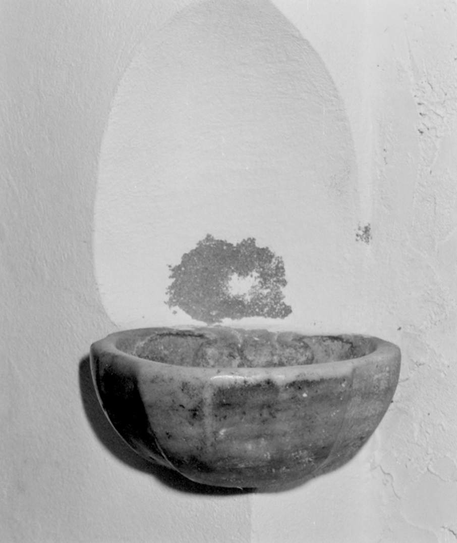 Acquasantiera pensile