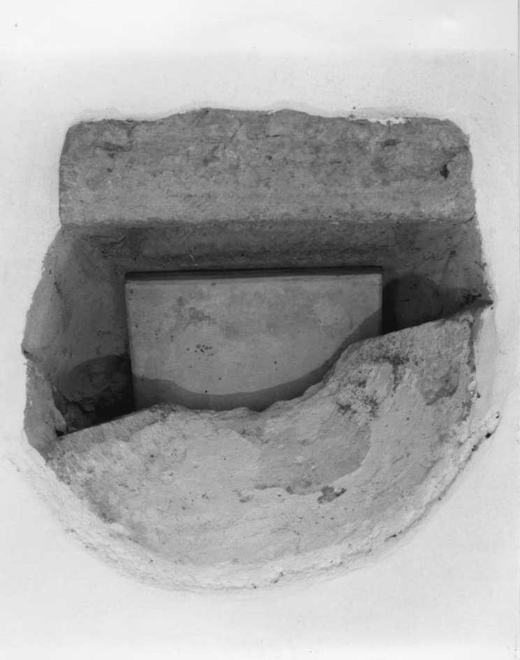 Acquasantiera da parete
