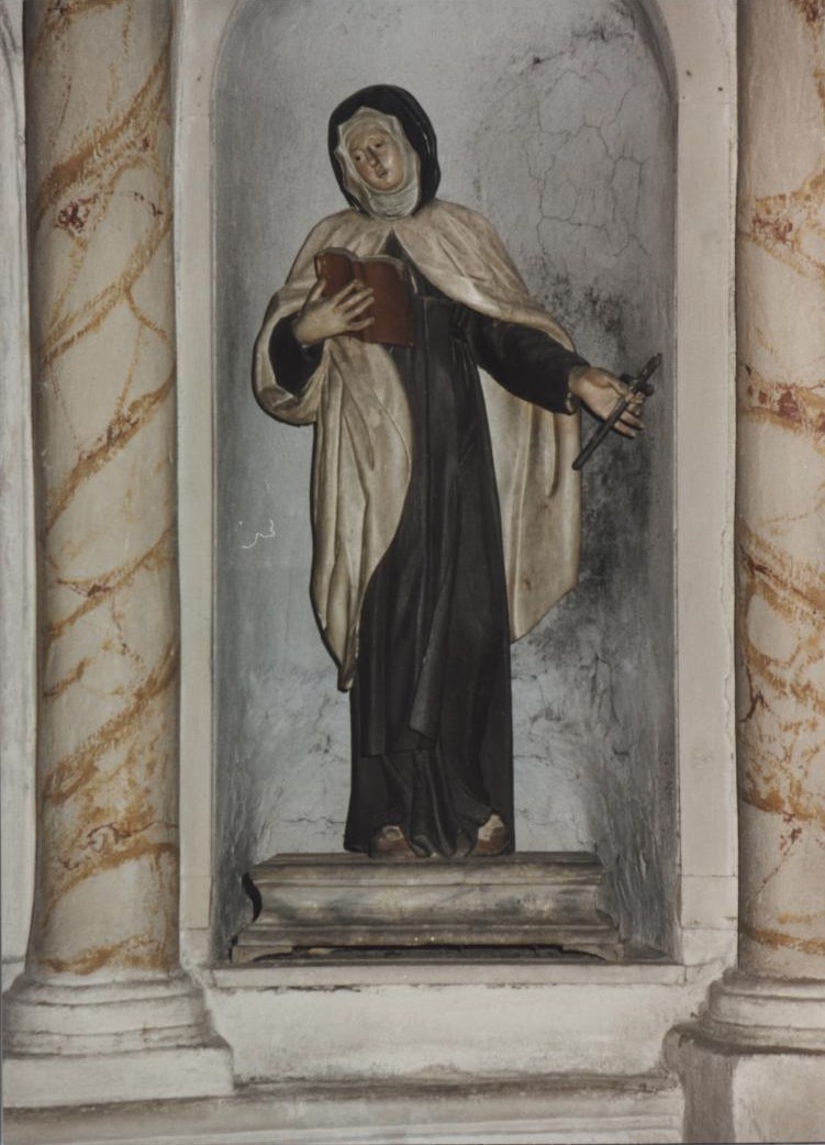 Santa chiara (statua)