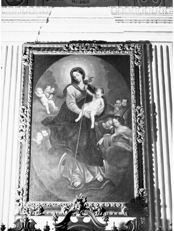 Cornice, insieme