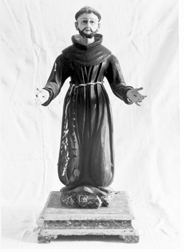 San francesco d'assisi (statua)