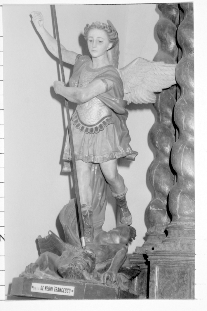 San michele arcangelo (statua)