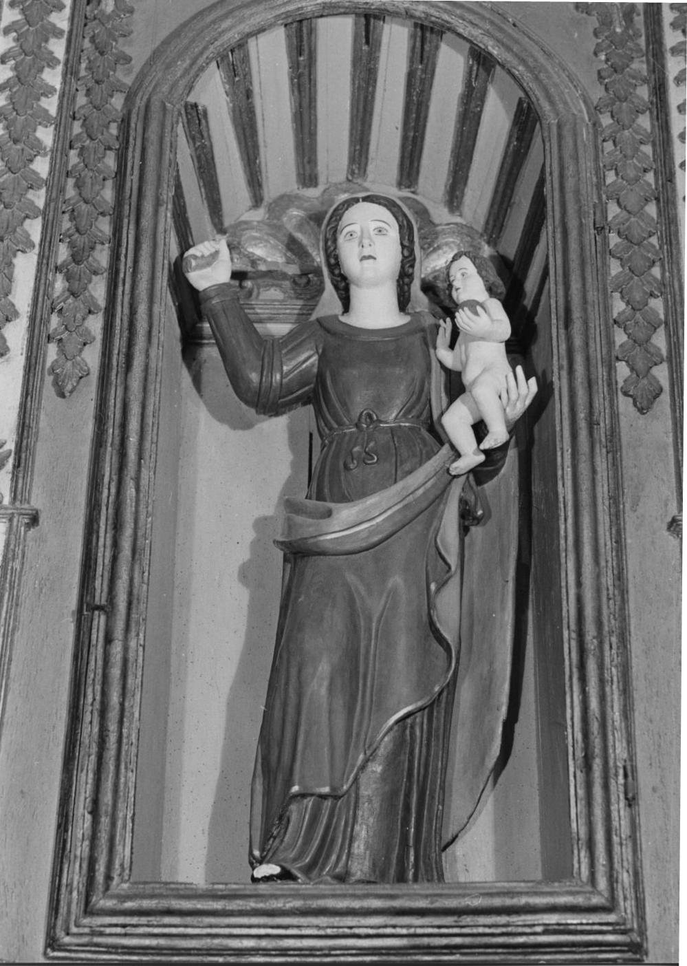 Madonna della difesa, madonna con bambino (statua)