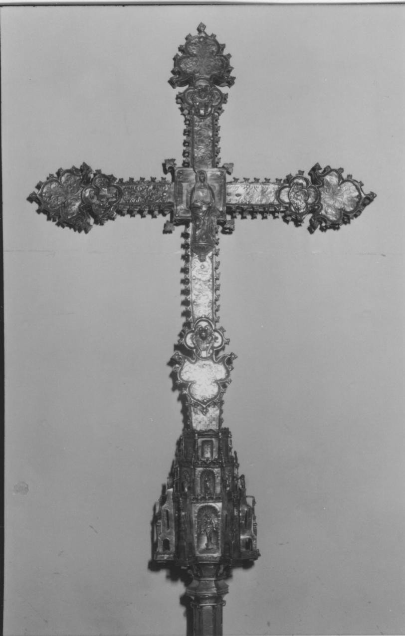 Cristo crocifisso; madonna con cherubini. (croce processionale)