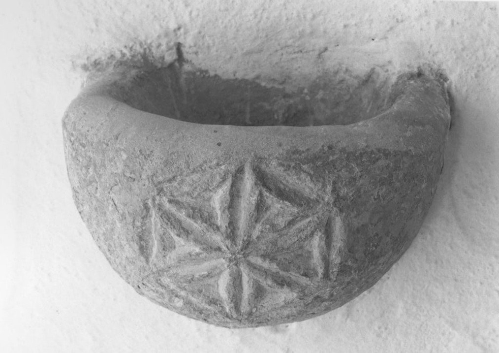 Acquasantiera da parete
