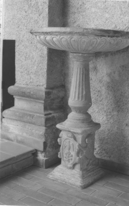 San giovanni battista (acquasantiera)