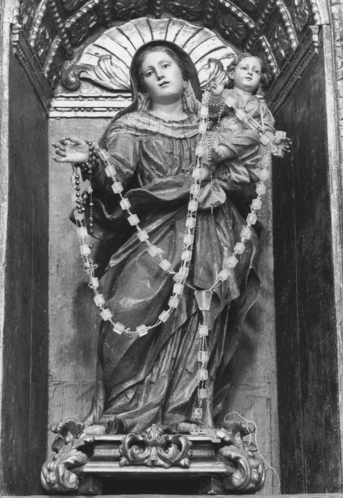 Madonna del rosario (statua, elemento d'insieme)