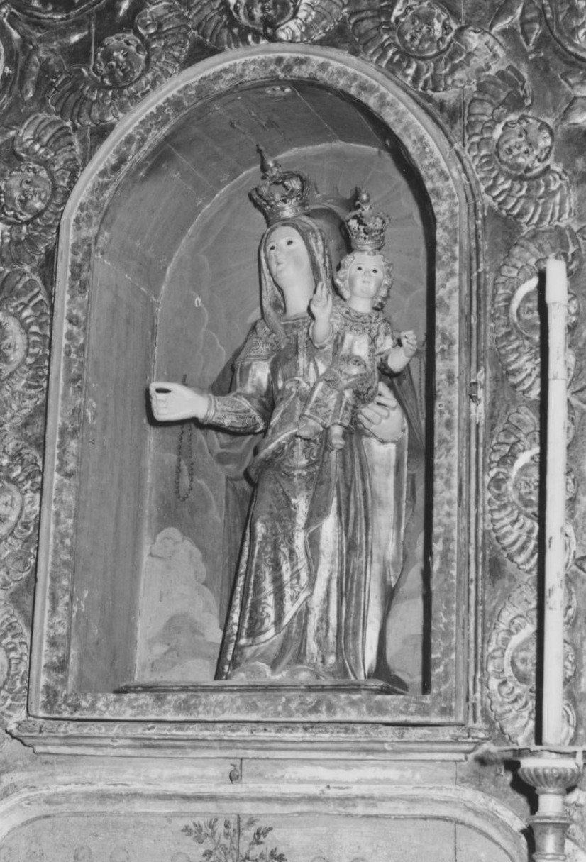 Statua
