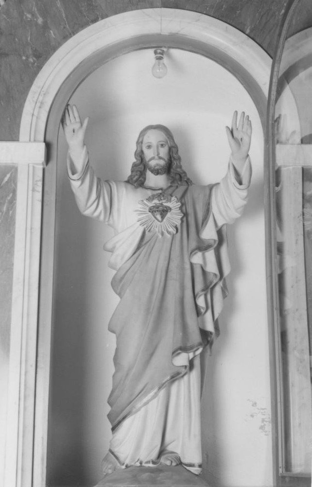 Sacro cuore di gesù (statua)