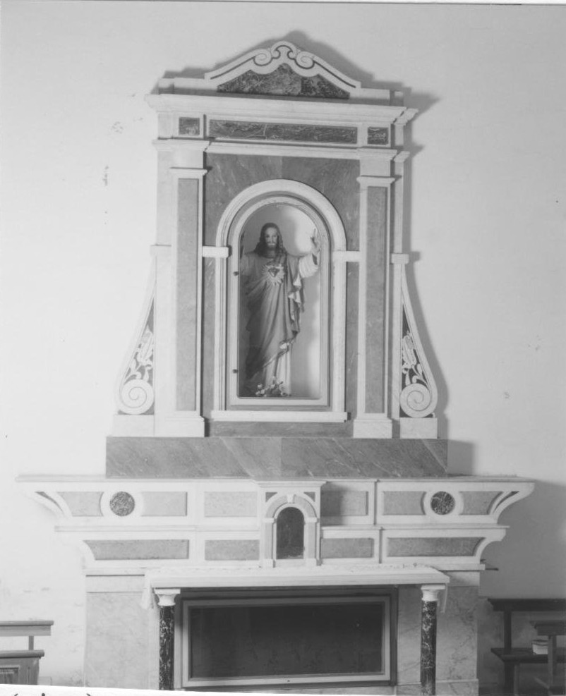 Altare del sacro cuore di gesù, altare