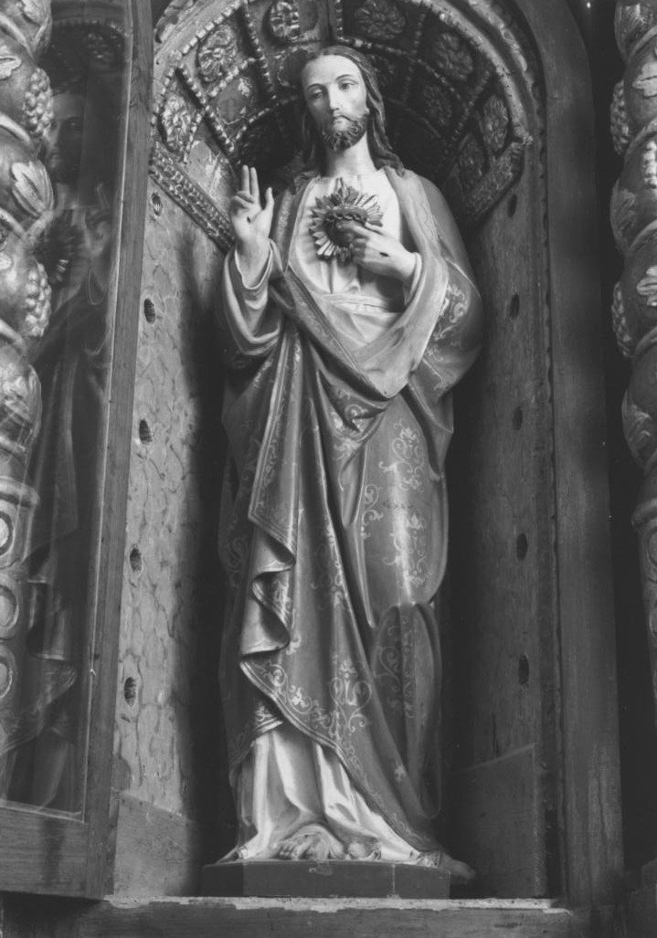 Sacro cuore di gesù (statua)