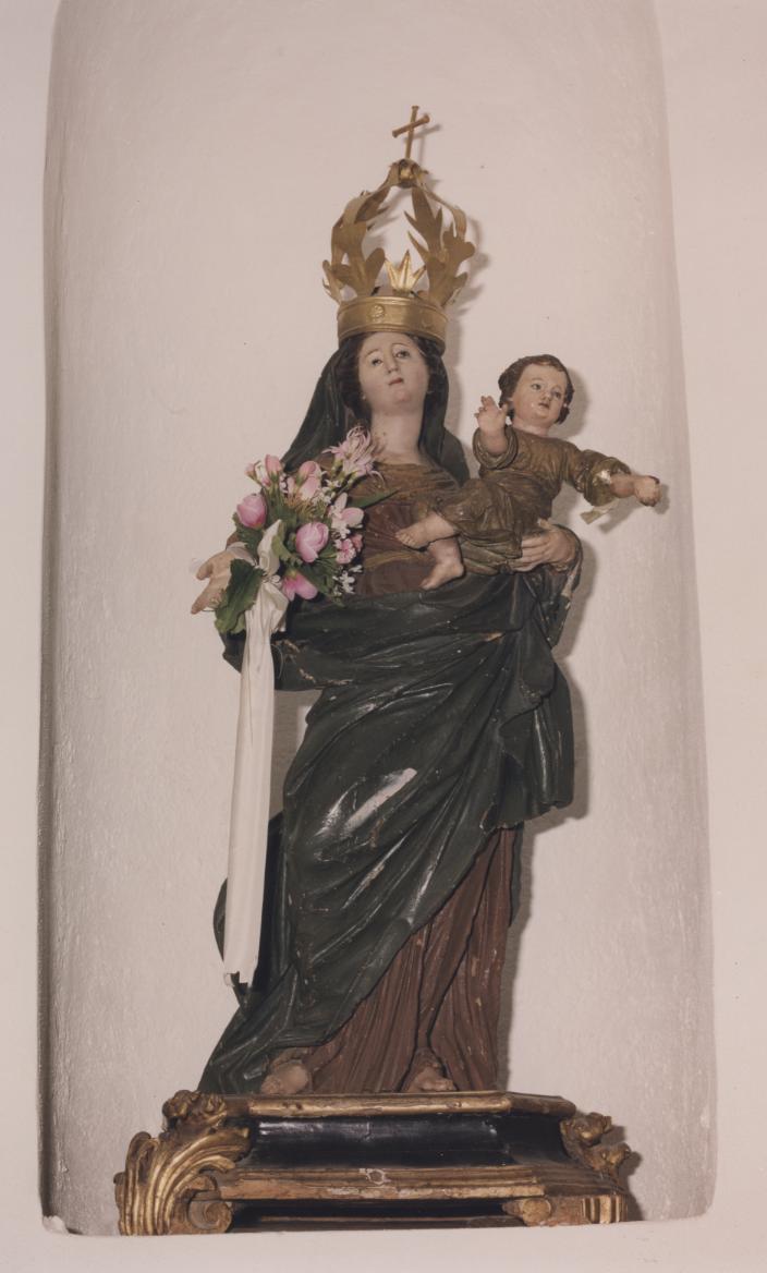 Statua