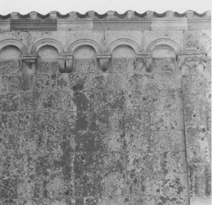 Archetto pensile, serie