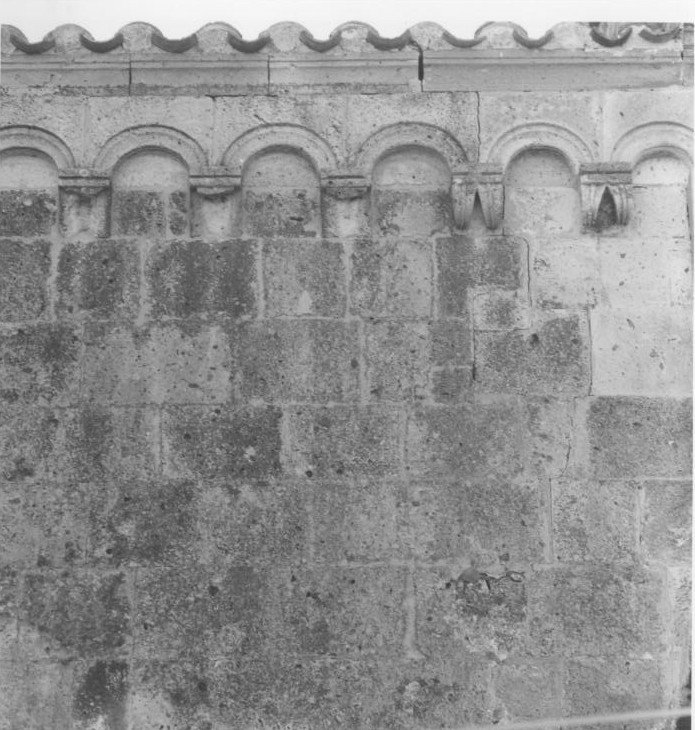 Archetto pensile, serie