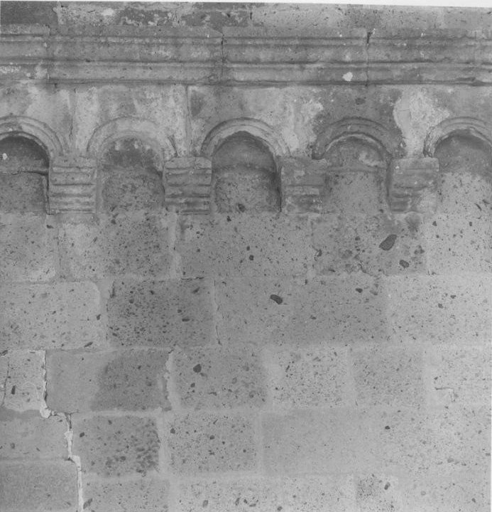 Archetto pensile, serie