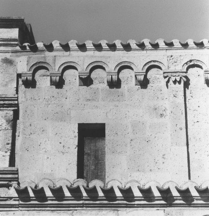 Archetto pensile, serie