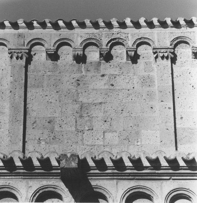 Archetto pensile, serie