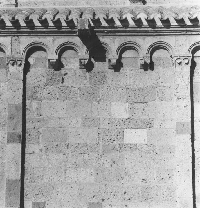 Archetto pensile, serie