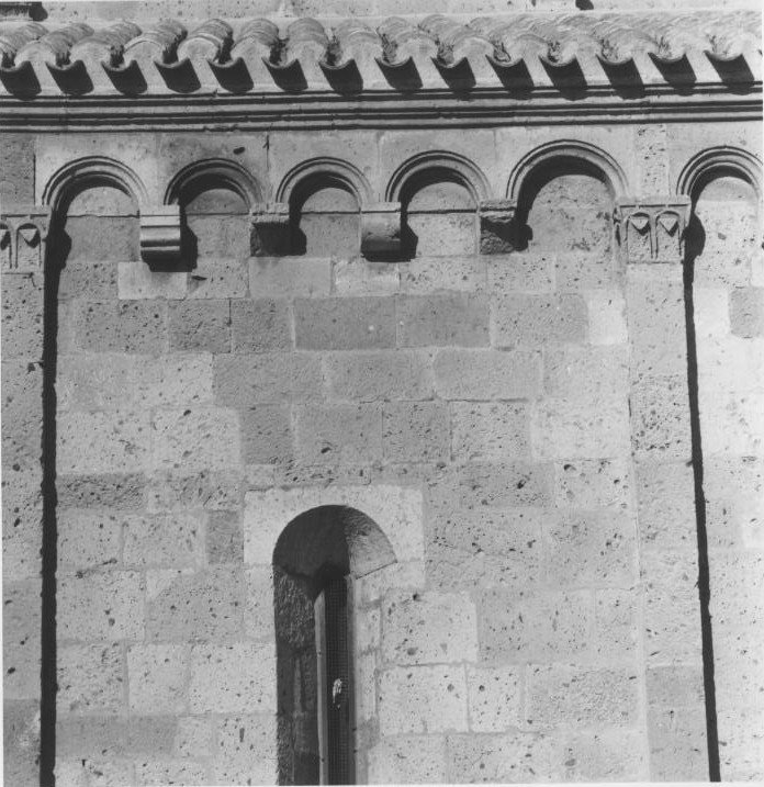 Archetto pensile, serie